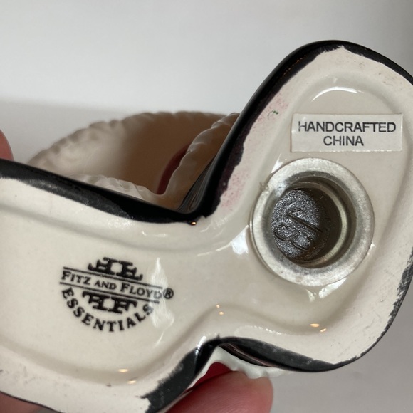 Fitz & Floyd Vintage Salt Bottom & Pepper Top Santa Holding Wreath 5" x 3.5" - Picture 11 of 16